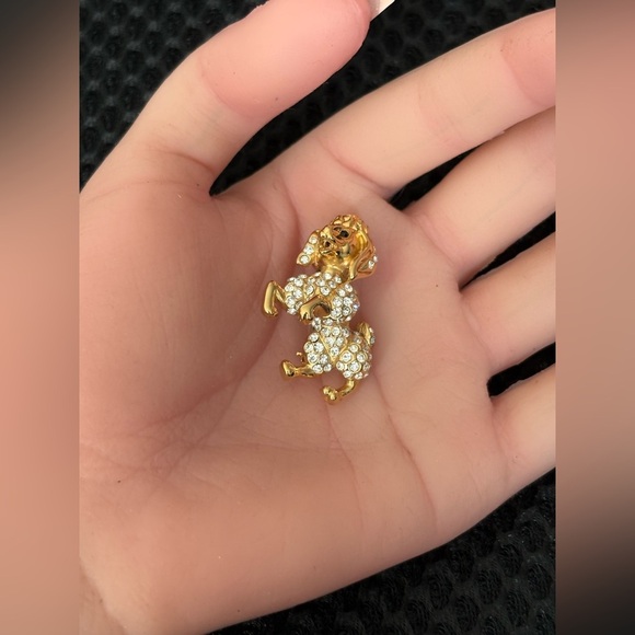 🐩 Sparkling Vintage Gold Tone Poodle Dog Brooch Pin - Picture 5 of 7